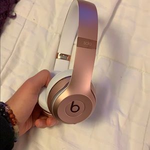 Beats wireless solo